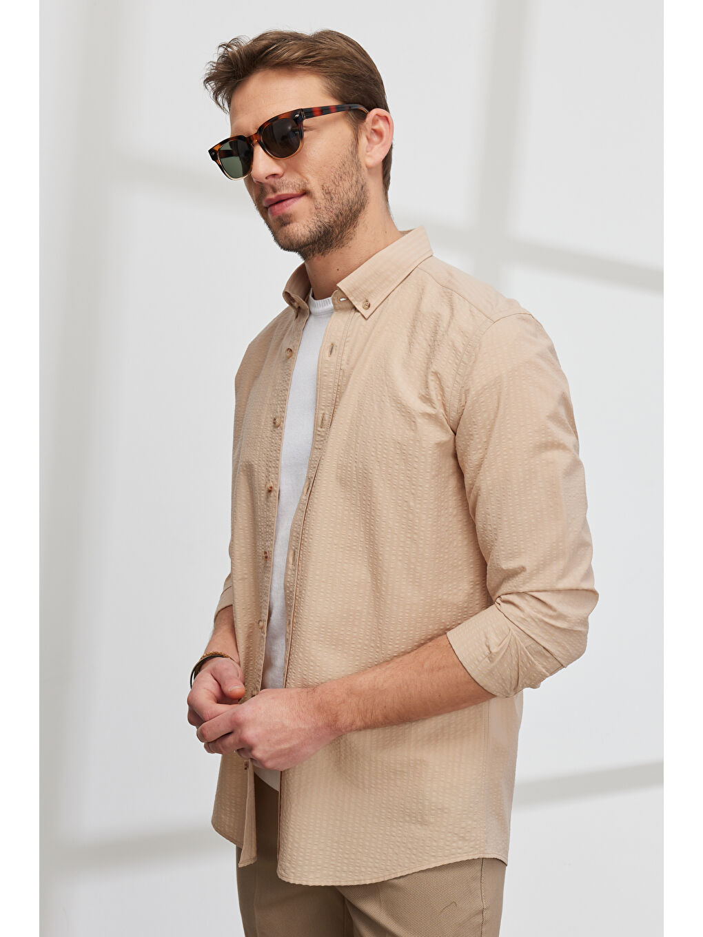 Erkek Bej Slim Fit Dar Kesim Düğmeli Yaka %100 Pamuk Gömlek-1