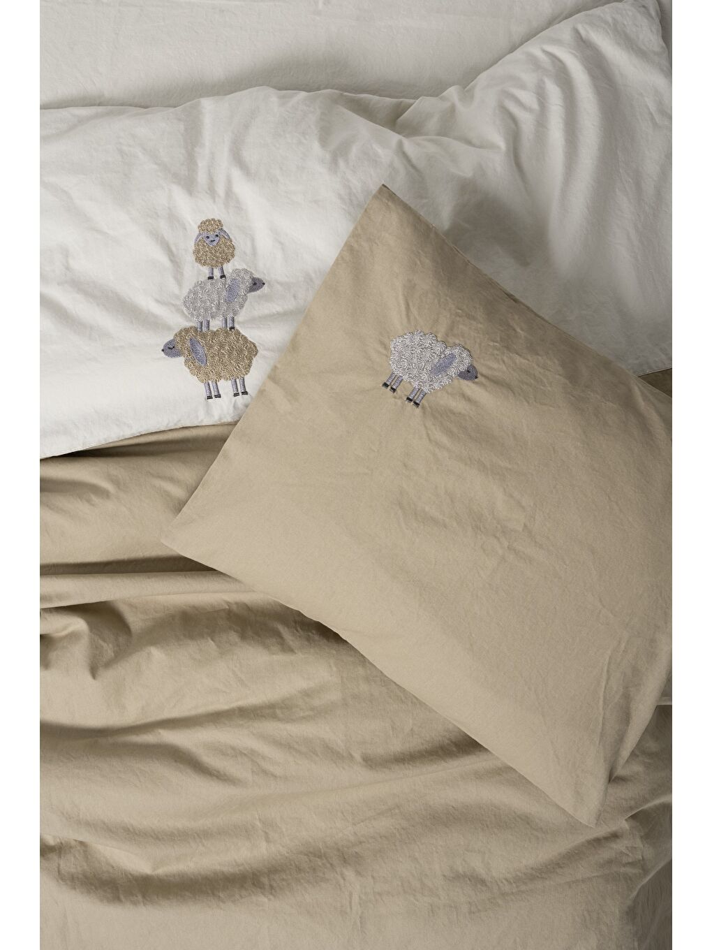 Karışık Pamuk Box Nakişli Bebek Nevresim Takimi Kamp Bej-1