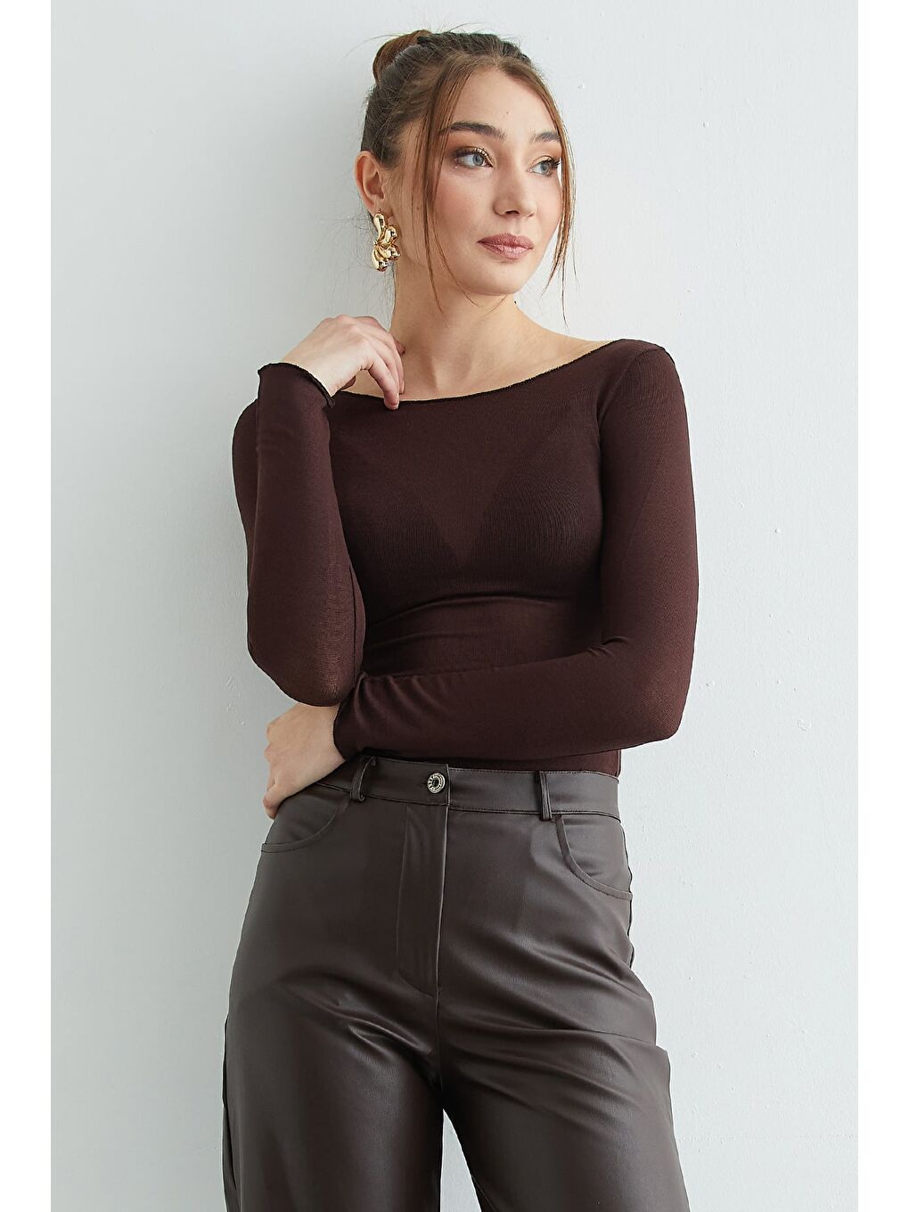 Kahverengi Kayık Yaka Transparan Bluz-4