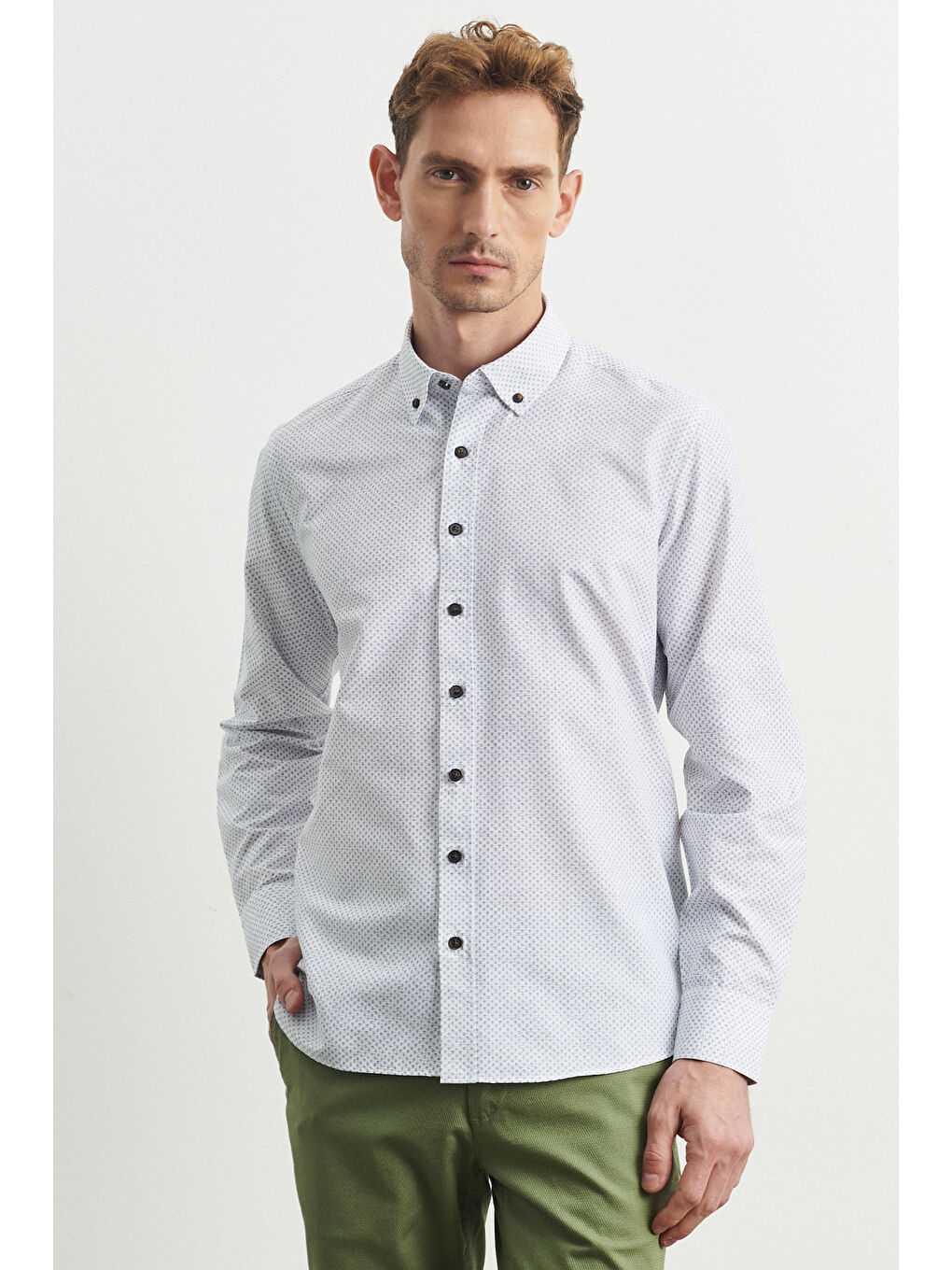 Erkek Haki Slim Fit Dar Kesim Düğmeli Yaka Baskılı Gömlek