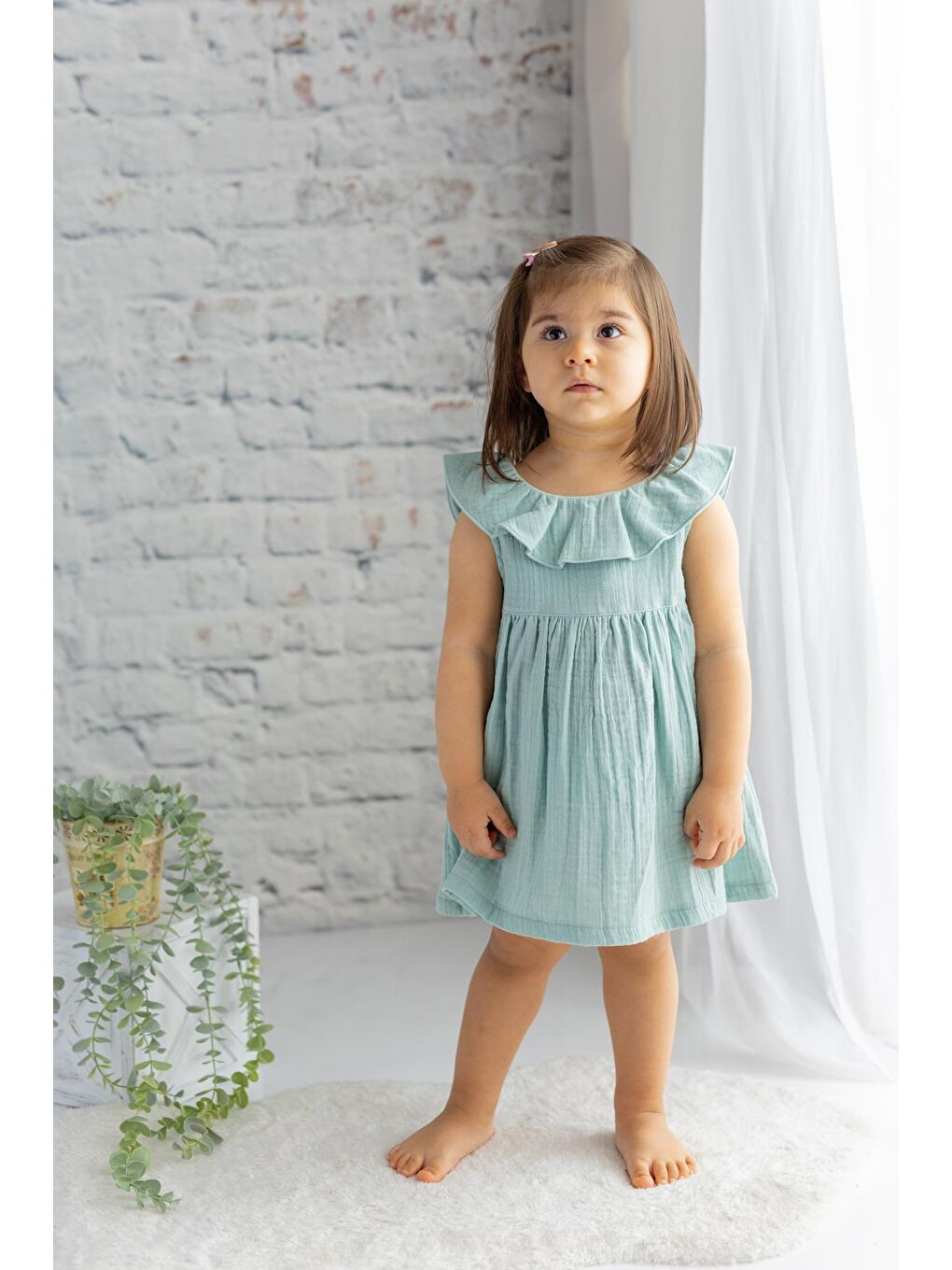 Yeşil Kız Bebek Yakası Volanlı Müslin Elbise