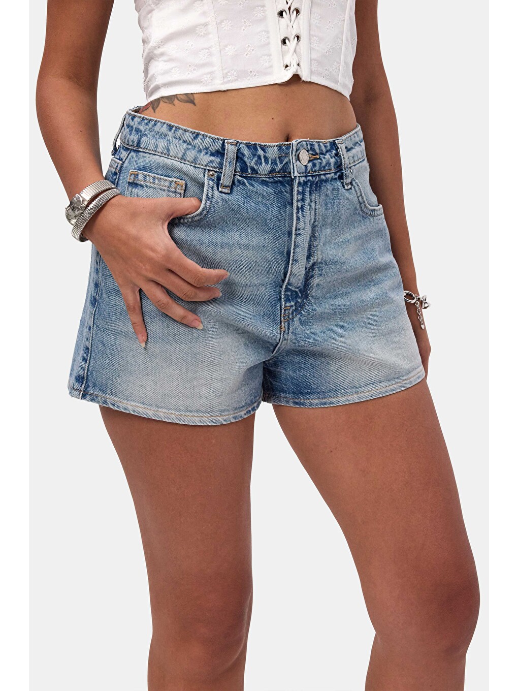 Kadın Mavi 4s6-32 Mom Mini Fit Denim Şort-6