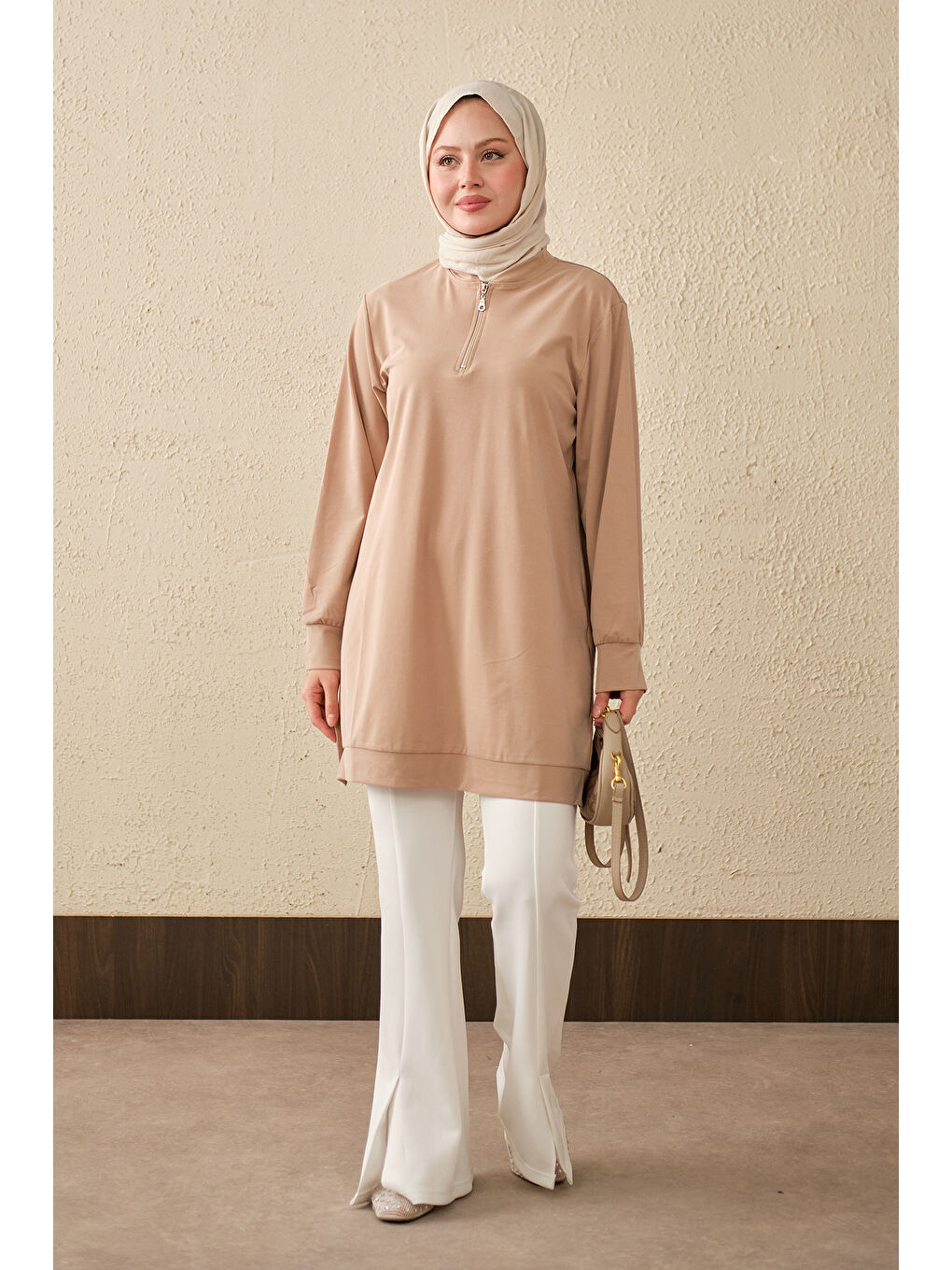 Bej Kadın Yarım Fermuarlı Yırtmaçlı Bisiklet Yaka Uzun Tunik Vizon-1