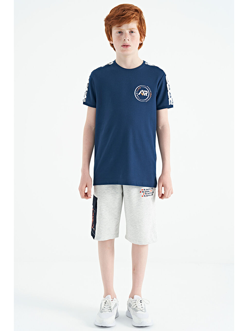 İndigo Omuz Baskı Detaylı Standart Kalıp O Yaka Erkek Çocuk Tişört - 11121-1