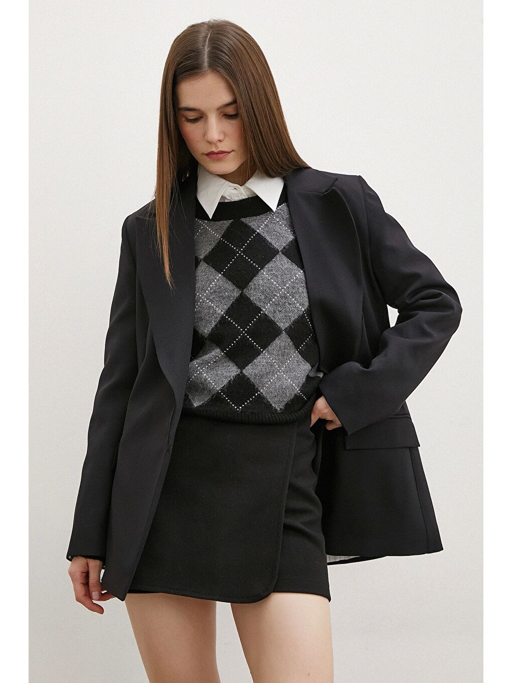 Önü Katlı Kaşe Etek Siyah-2