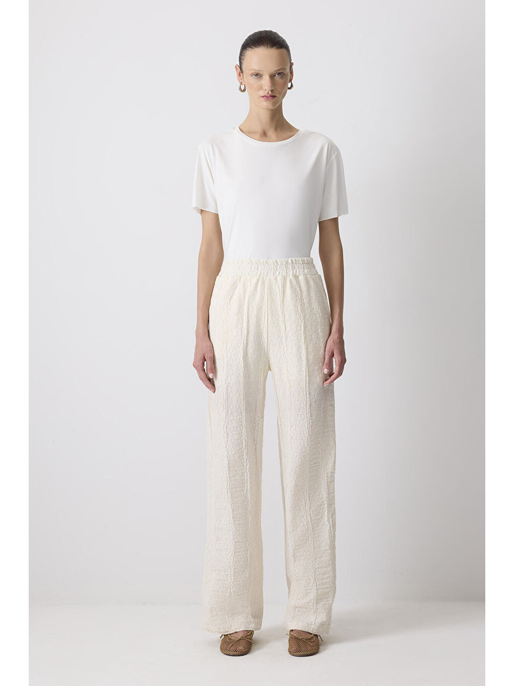 Beyaz Beli Lastikli Fisto Pantolon-1