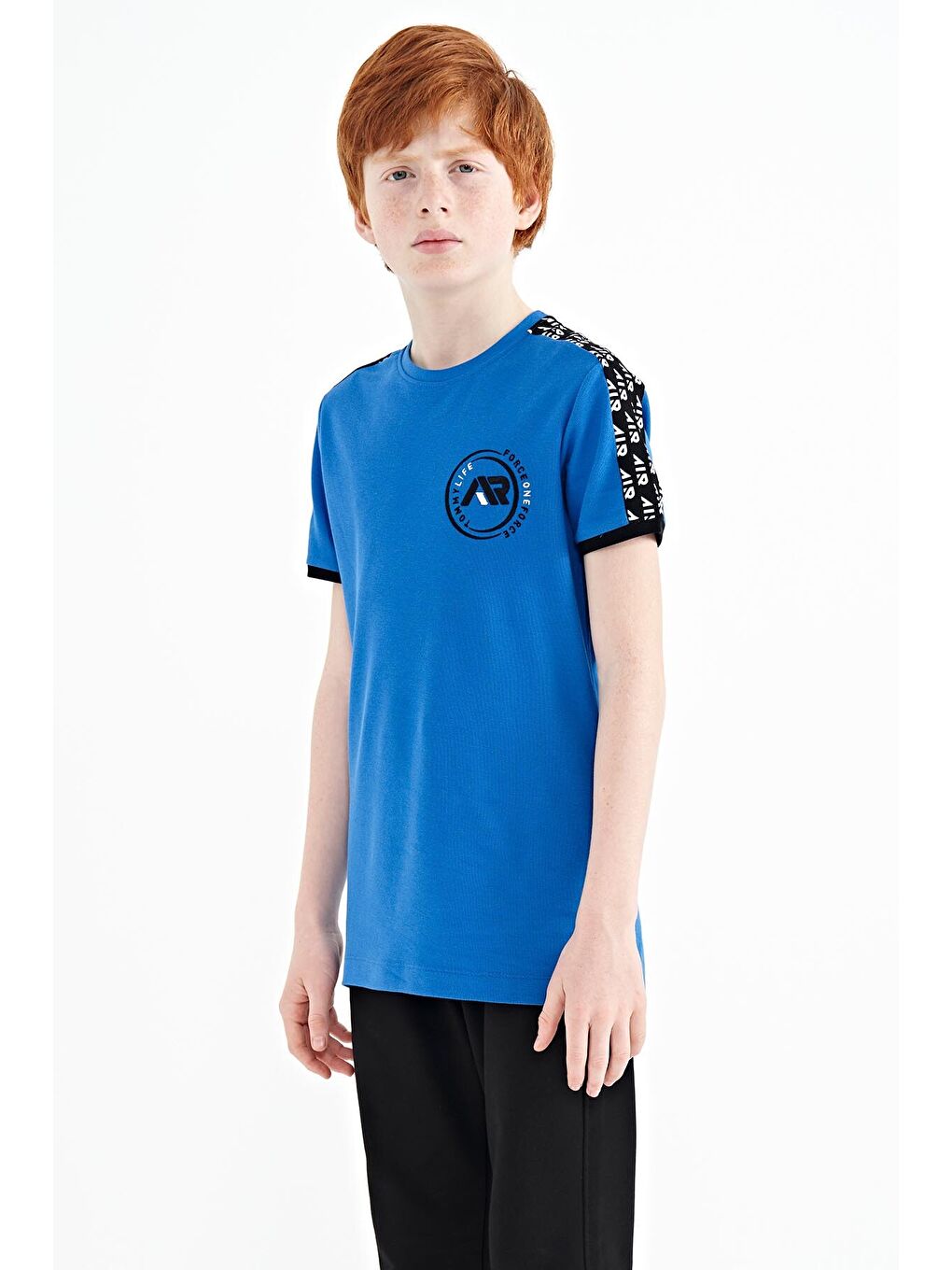 Mavi Saks Omuz Baskı Detaylı Standart Kalıp O Yaka Erkek Çocuk Tişört - 11121-2