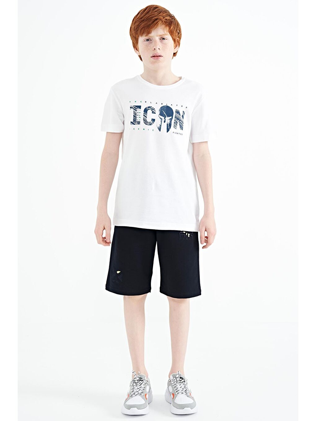 Beyaz Ön Yazı Nakışlı O Yaka Standart Kalıp Erkek  Çocuk Tişört - 11118-1