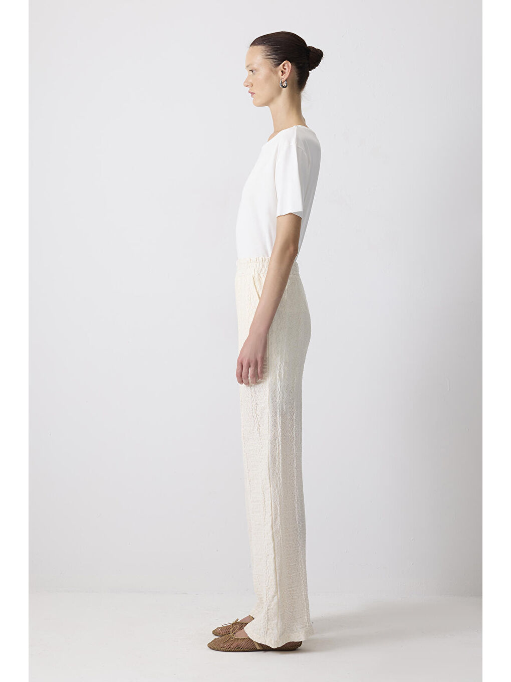 Beyaz Beli Lastikli Fisto Pantolon-2