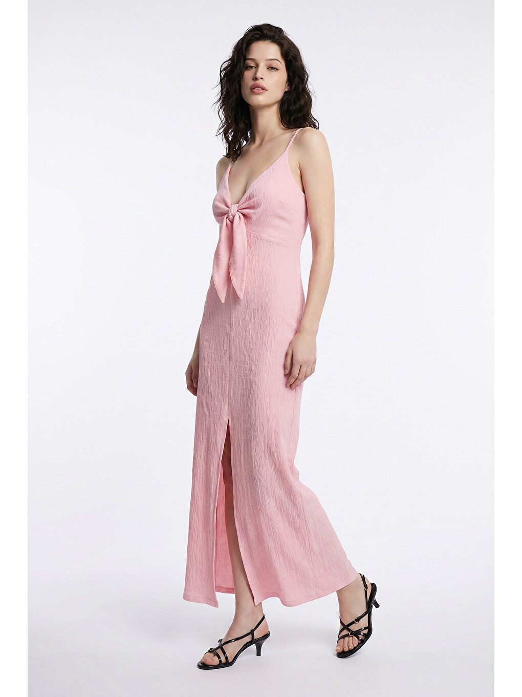 Askılı Ön Bağlamalı Yırtmaçlı Midi Elbise Pembe