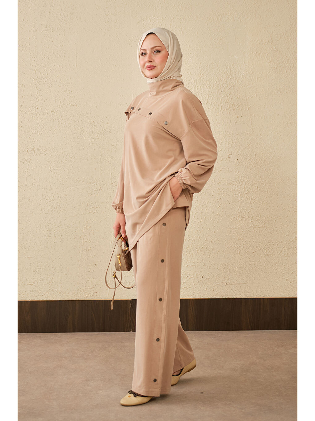 Bej Kadın Önü Yan Çıtçıt Detay Dik Yaka Takım Vizon-2