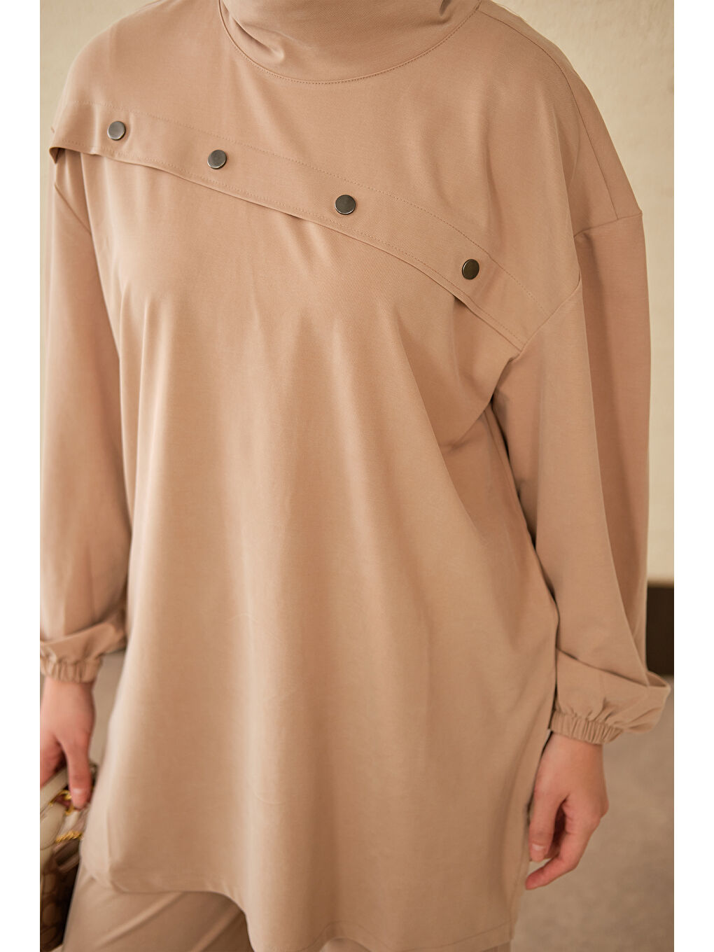 Bej Kadın Önü Yan Çıtçıt Detay Dik Yaka Takım Vizon-3