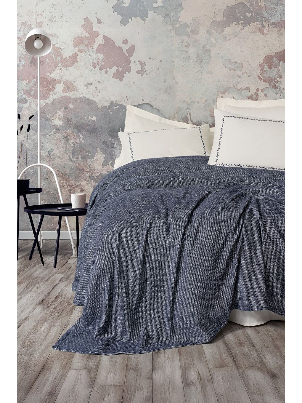 Karışık Pamuk Box Embrova Çift Kişilik Pike Takımı Şönil Loom Lacivert