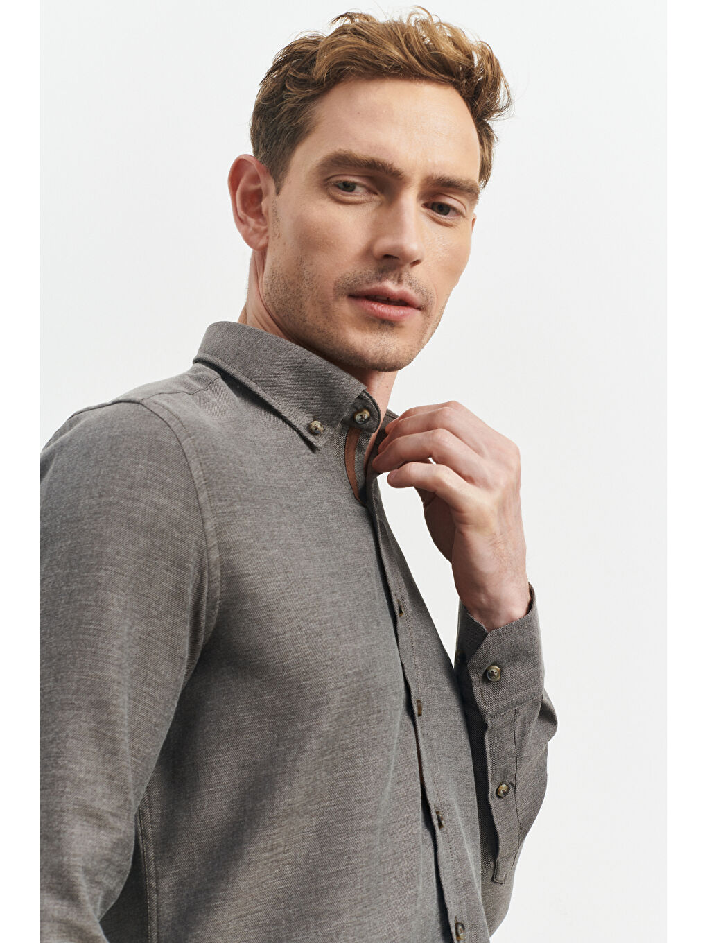 Erkek Kahverengi Slim Fit Dar Kesim Düğmeli Yaka Flanel Oduncu Gömlek-3