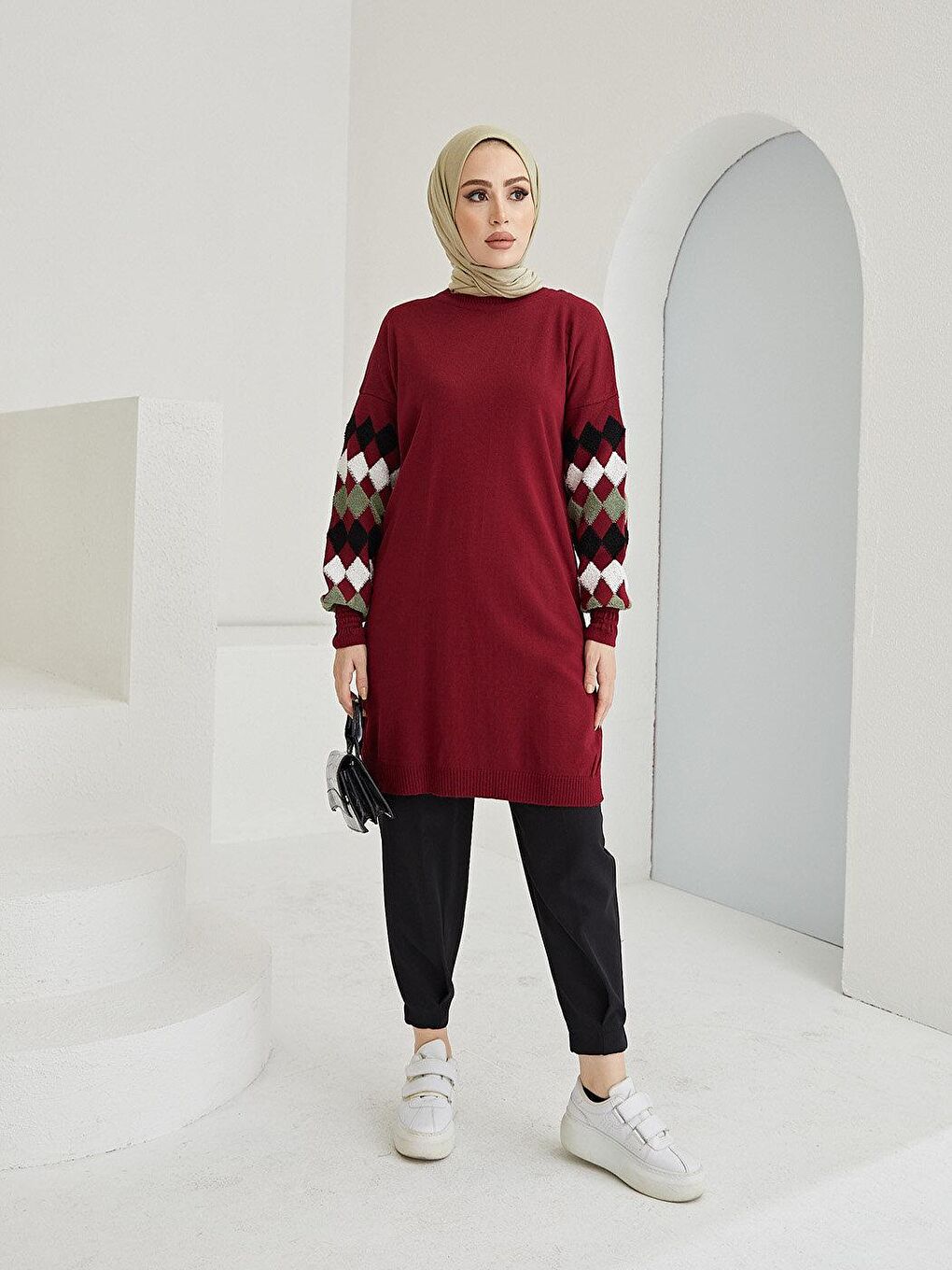 Kolu İşlemeli Bordo Kadın Triko Kazak-1