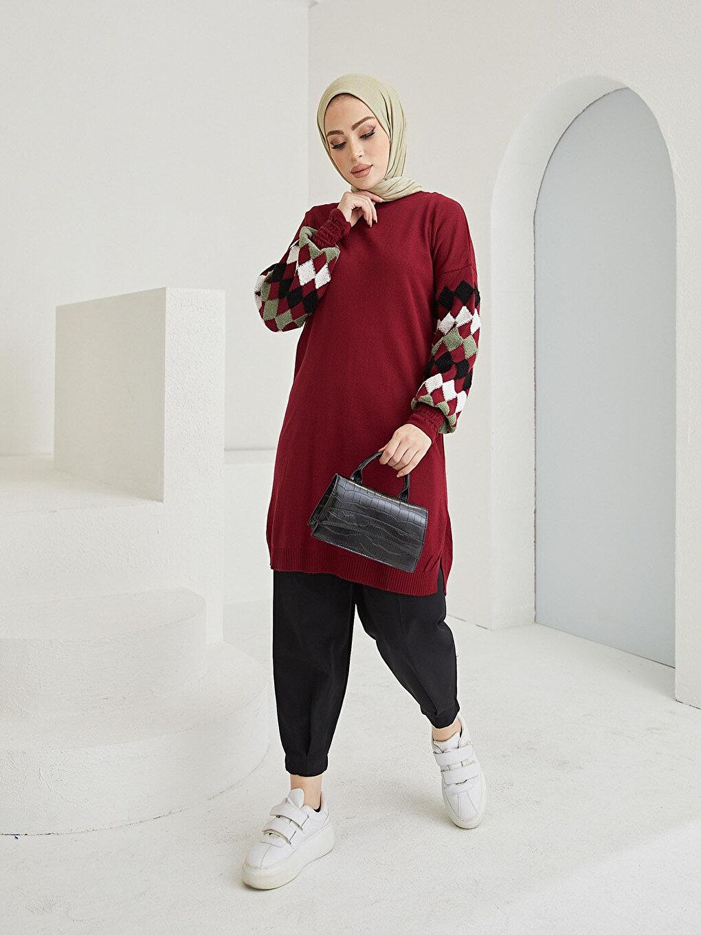 Kolu İşlemeli Bordo Kadın Triko Kazak-2