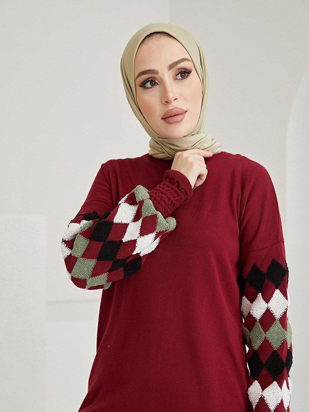 Kolu İşlemeli Bordo Kadın Triko Kazak-5