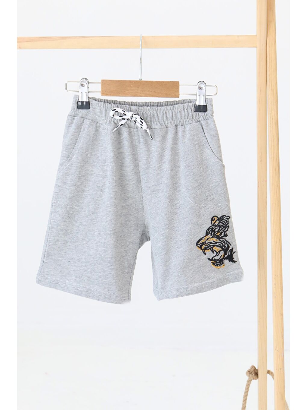 Kız Çocuk Gri Baskılı Şort - 27336