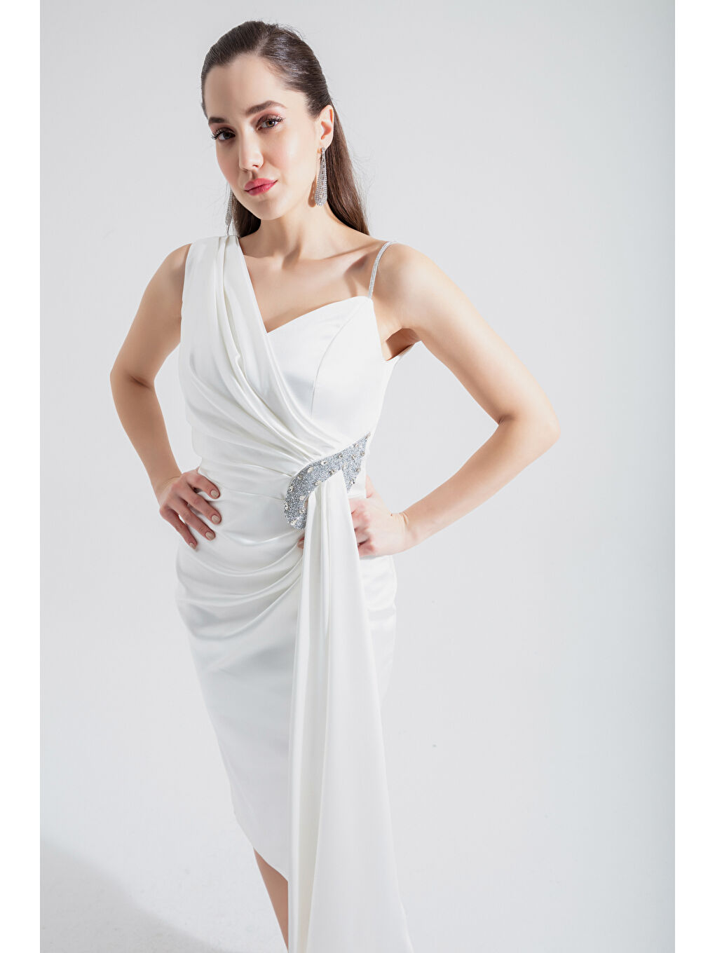 Kadın Beyaz Tek Omuzlu Taşlı Midi Abiye Elbise-2