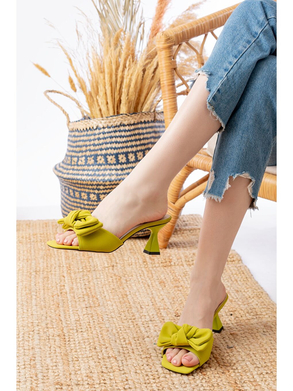 Kadın Berra Yeşil Fiyonk Detaylı Terlik-2