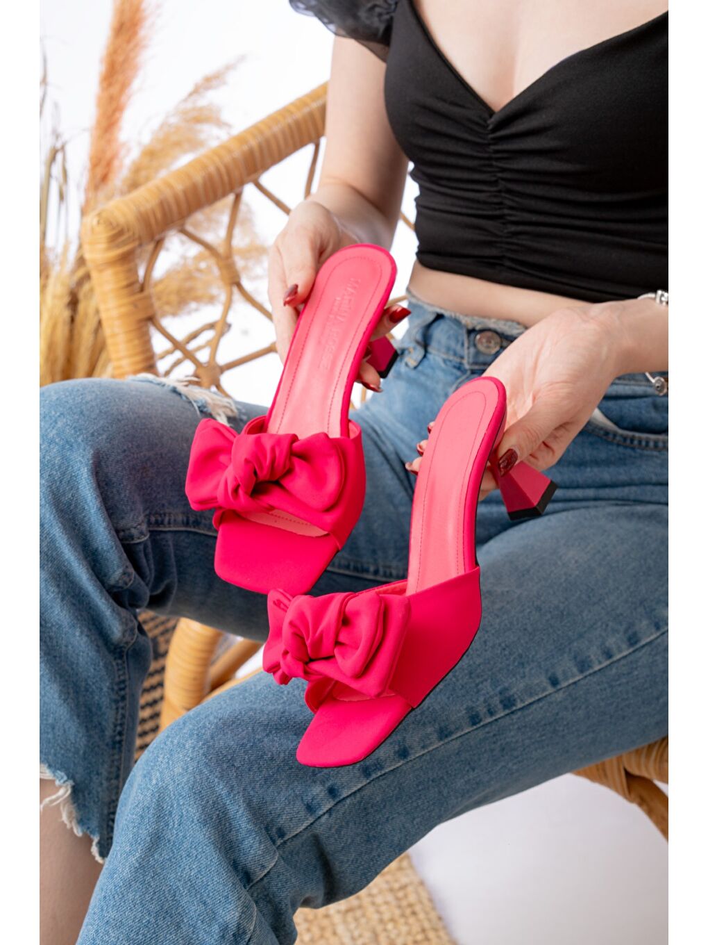 Kadın Berra Fuşya Fiyonk Detaylı Terlik