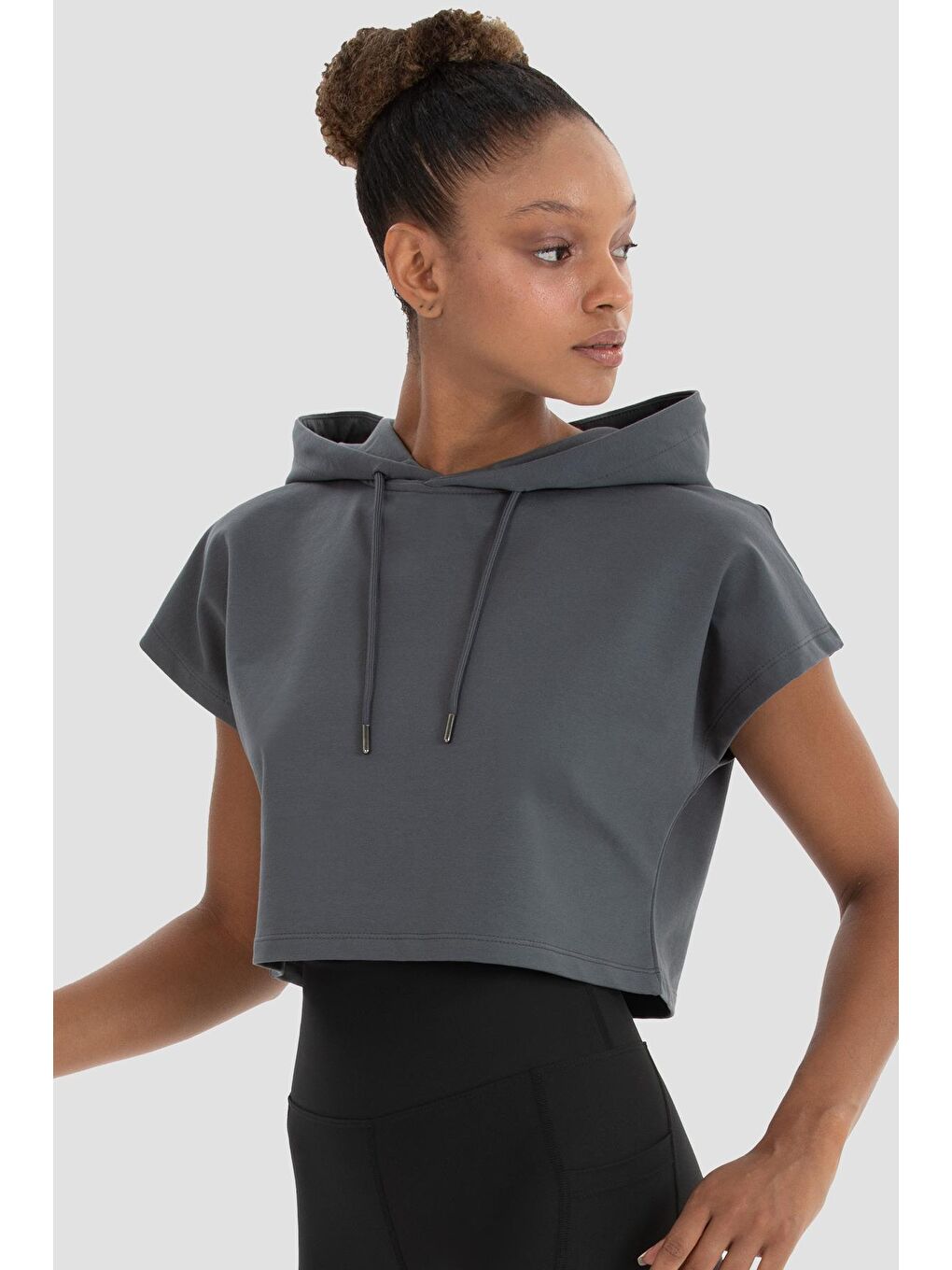 Gri Alice Kapüşonlu Kısa Kollu Füme Crop Sweatshirt-3