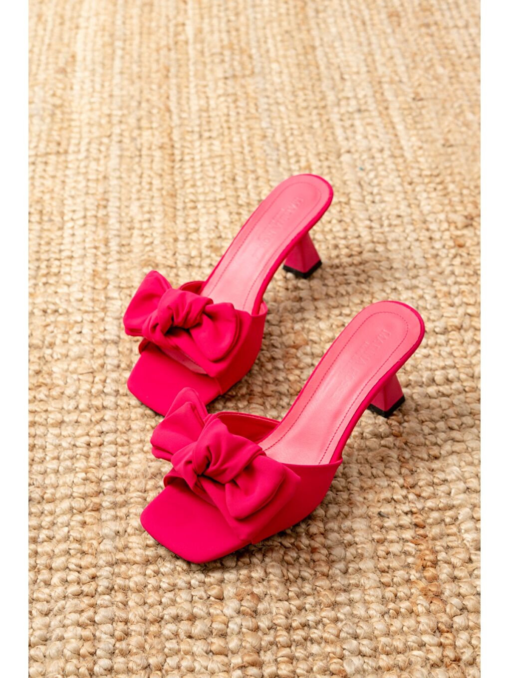 Kadın Berra Fuşya Fiyonk Detaylı Terlik-3