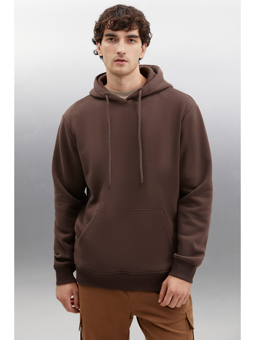 Kahverengi Erkek Yumuşacık Kapüşonlu Organik Pamuk Kanguru Cepli Regular Acı Kahve Sweatshirt-1
