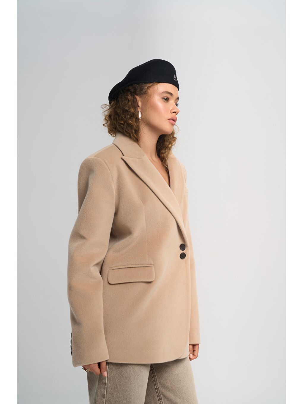 Runa Oversize Bej Blazer-1