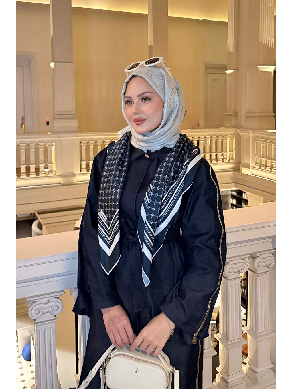 Kadın Kol Fermuar Detaylı Bel Bağlamalı Tek Düğmeli Takım Lacivert-1