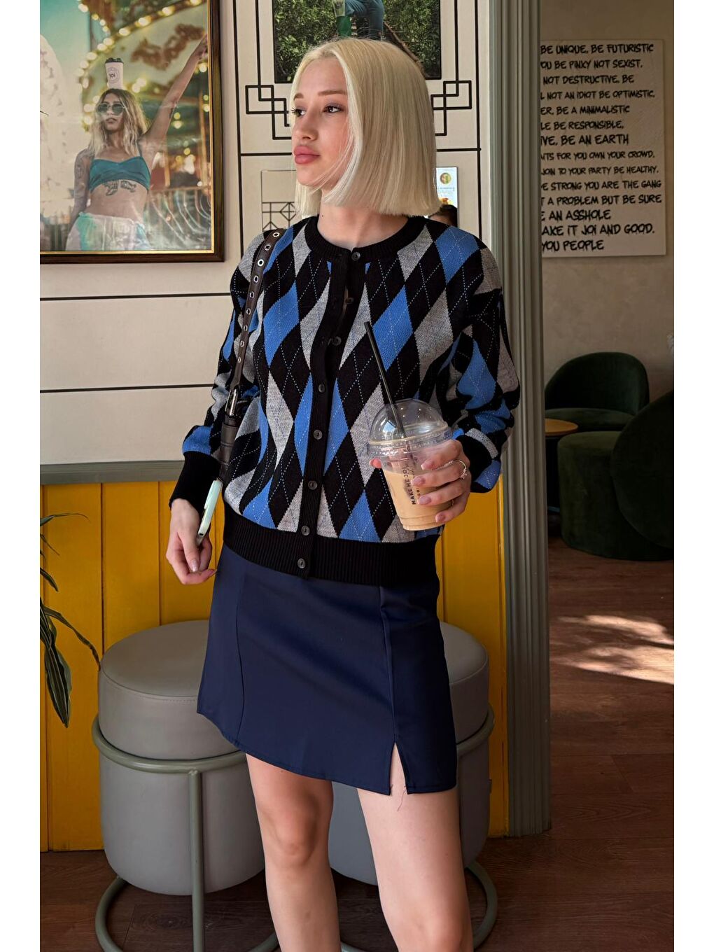 Siyah Baklava Desenli Bisiklet Yaka Kadın Hırka Mg2496-1