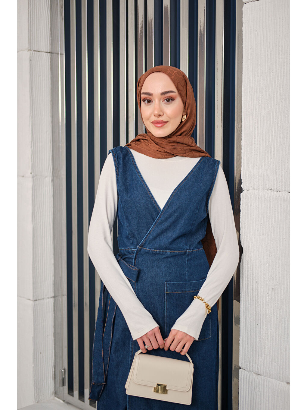 Kadın Yandan Bağlamalı V Detaylı Jean Jile Lacivert-4