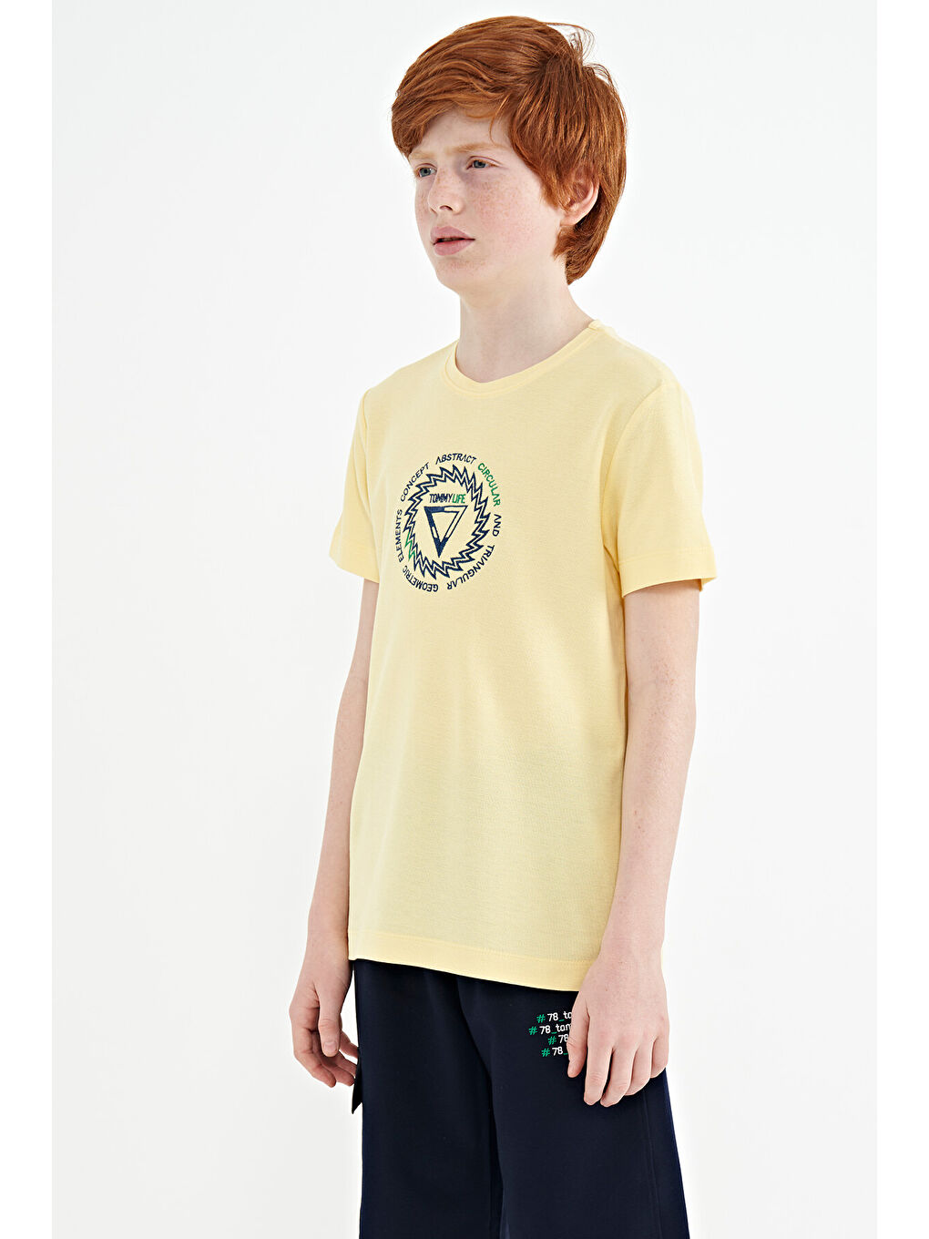 Sarı Nakış İşleme Detaylı O Yaka Standart Kalıp Erkek Çocuk Tişört - 11115-3