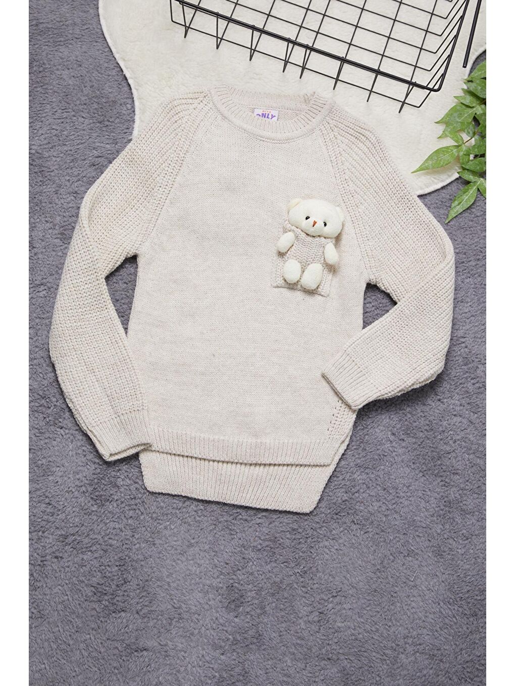 Ekru Kız Çocuk Cep Ayıcıklı Triko Kazak 14641-1