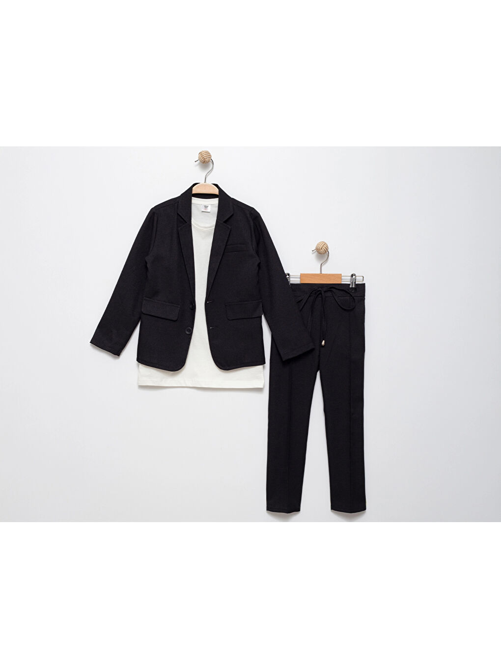 Siyah Tişörtlü Ceketli Takım Elbise 2850