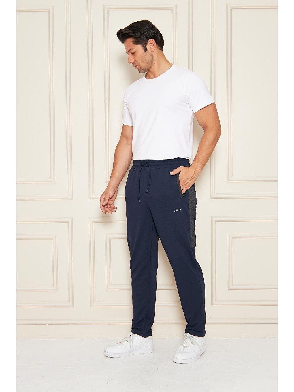 Erkek Düz Paça Şeritli Rahat Kesim Eşofman Altı Lacivert 6504-L-1