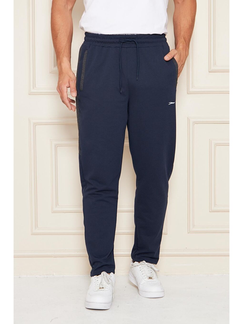 Erkek Düz Paça Şeritli Rahat Kesim Eşofman Altı Lacivert 6504-L-2