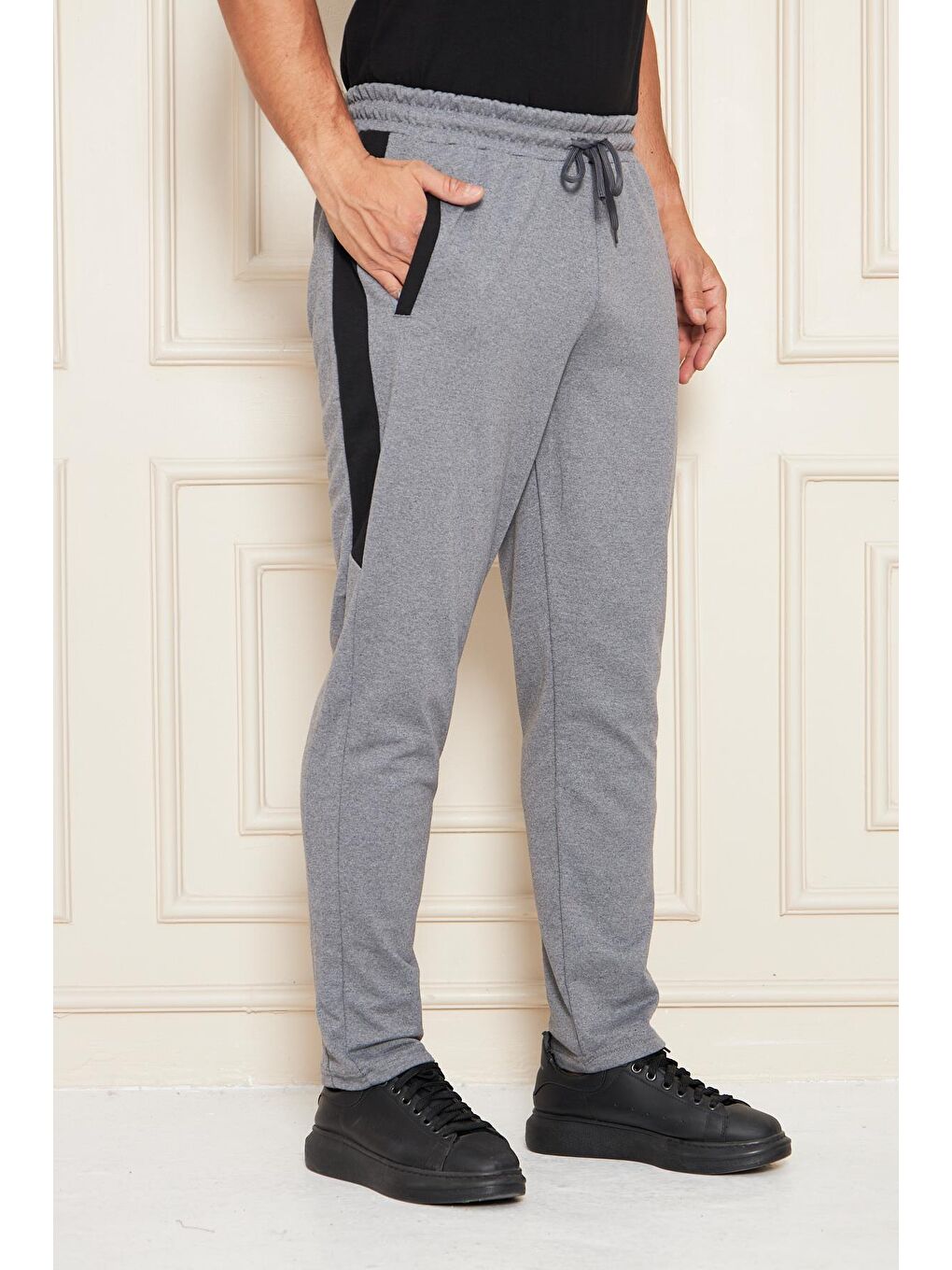 Gri Erkek Düz Paça Şeritli Rahat Kesim Eşofman Altı Füme 6504-F-4