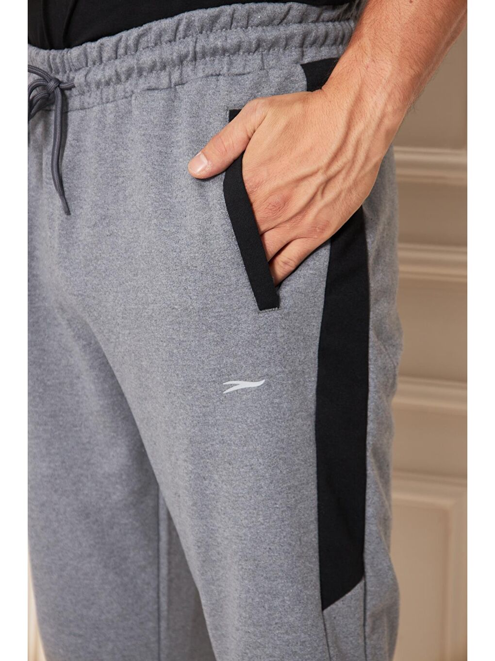 Gri Erkek Düz Paça Şeritli Rahat Kesim Eşofman Altı Füme 6504-F-6