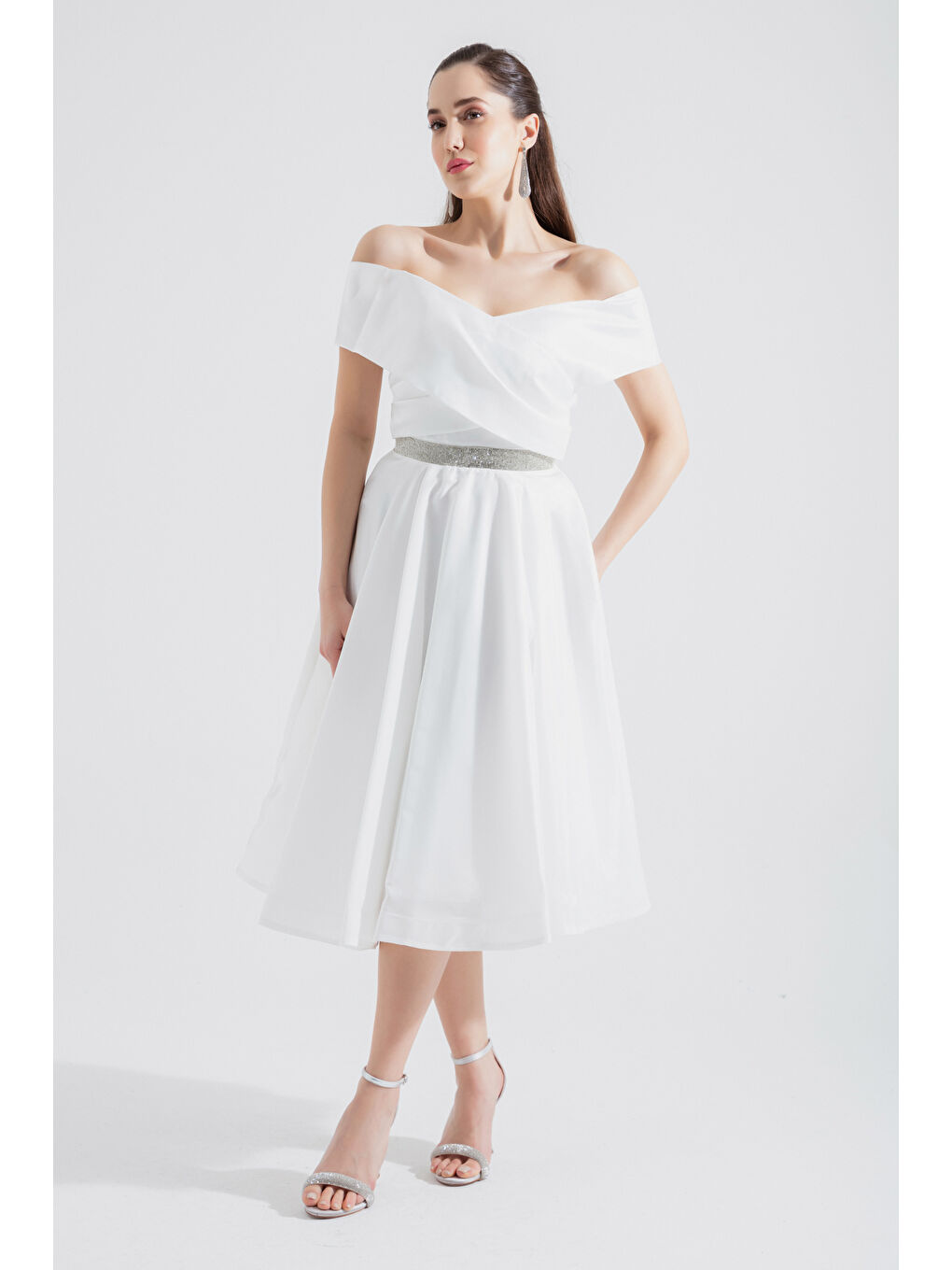 Kadın Beyaz Kayık Yaka Şerit Taşlı Midi Abiye Elbise-3