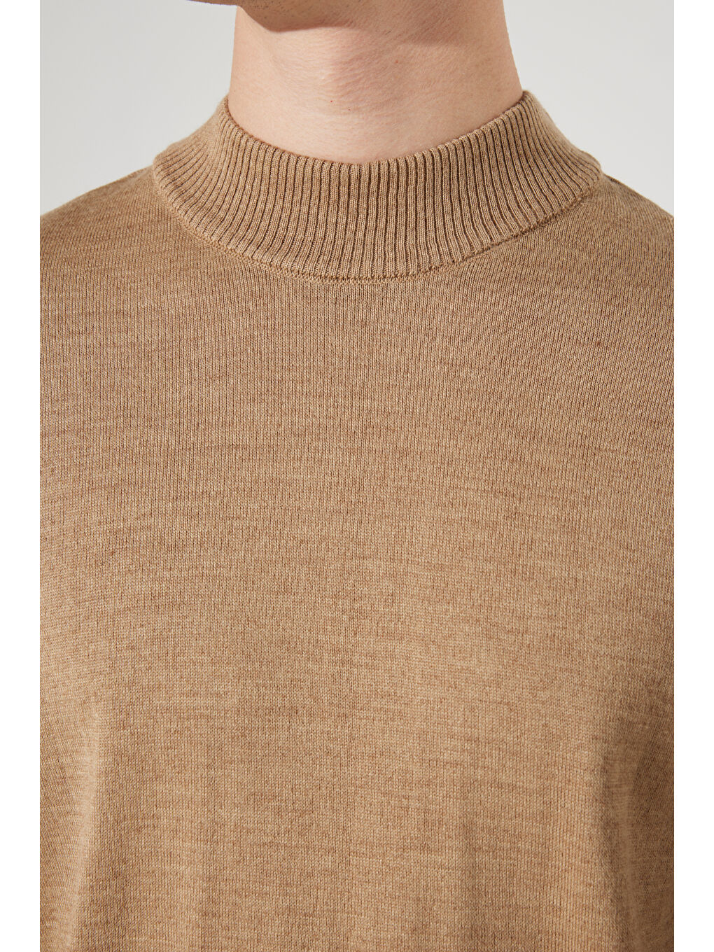 Bej Erkek Vizon Standart Fit Normal Kesim Yarım Balıkçı Yaka Yünlü Triko-3