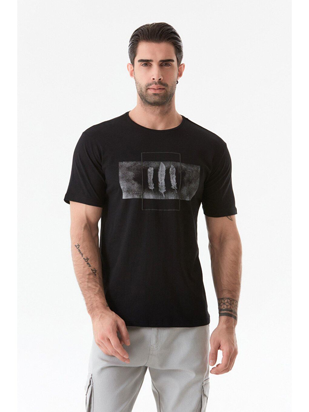 Siyah Baskılı Bisiklet Yaka Tişört