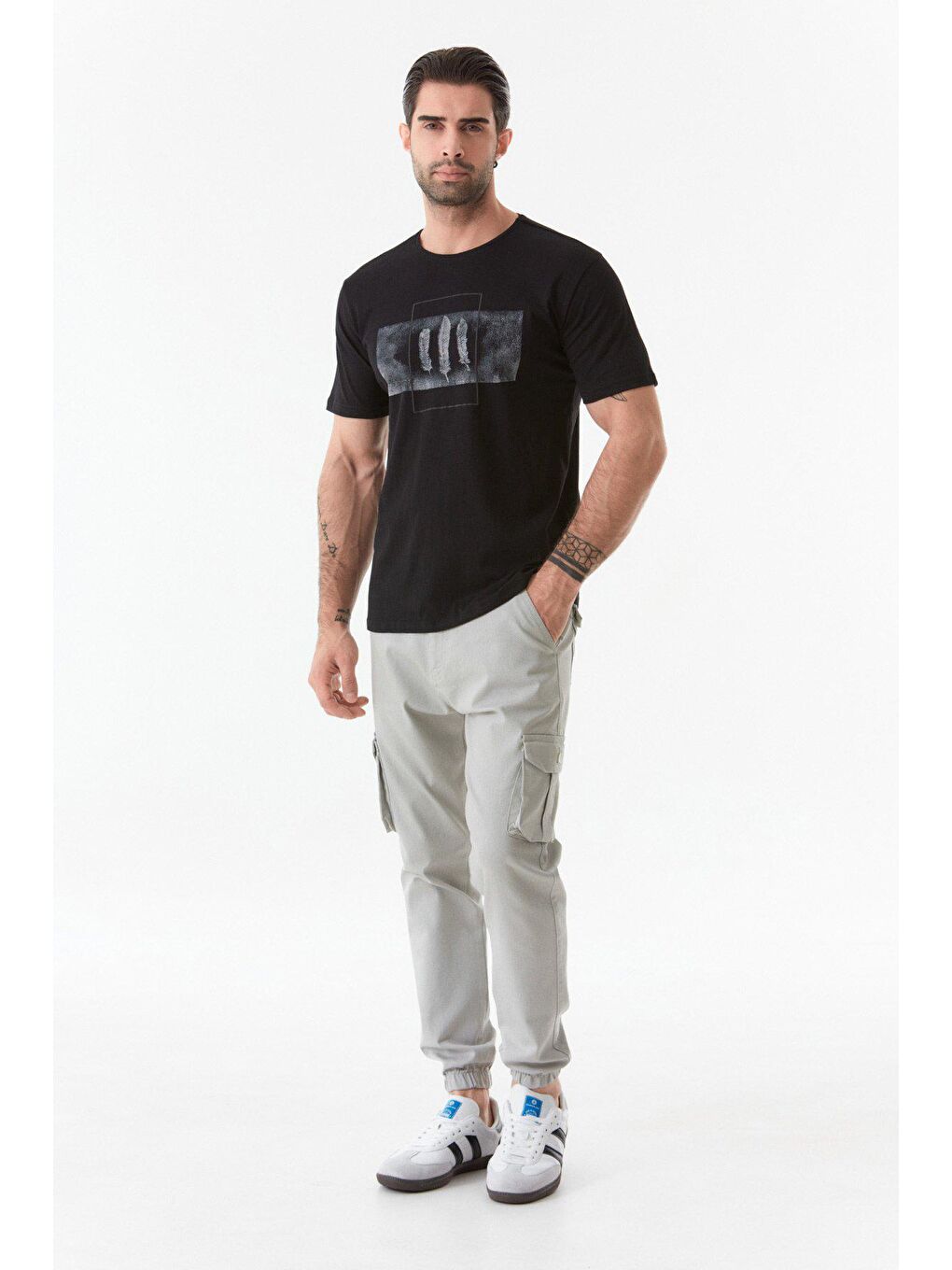 Siyah Baskılı Bisiklet Yaka Tişört-3