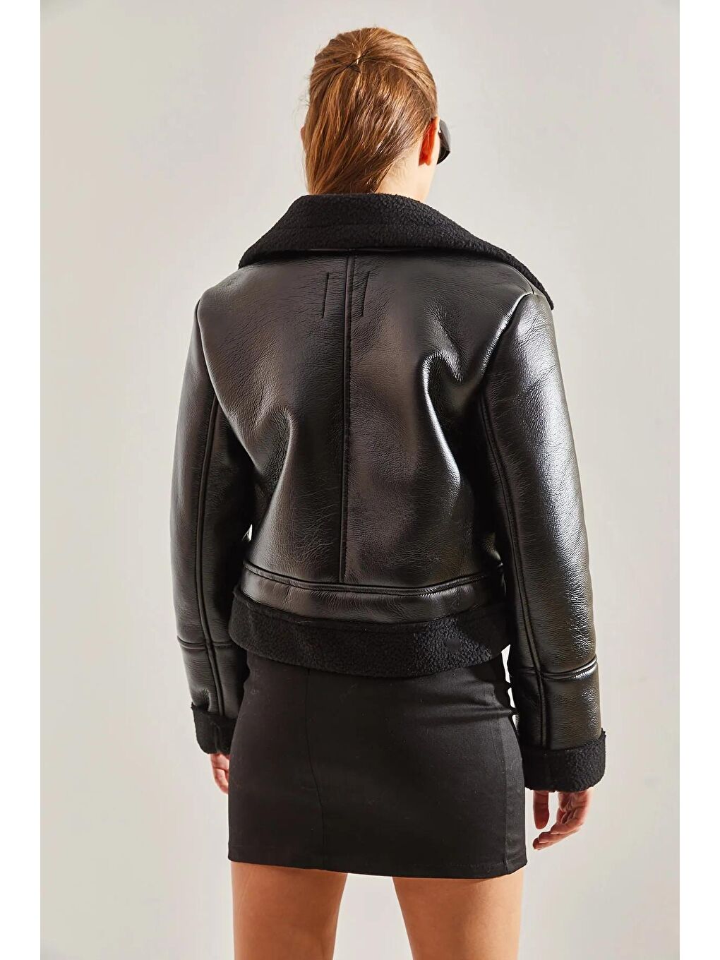 Siyah Kadın Kruvaze Yaka Deri Mont-4