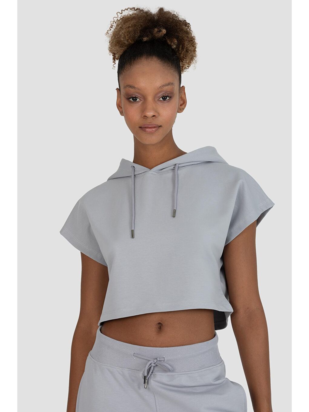 Alice Kapüşonlu Kısa Kollu Gri Crop Sweatshirt-1