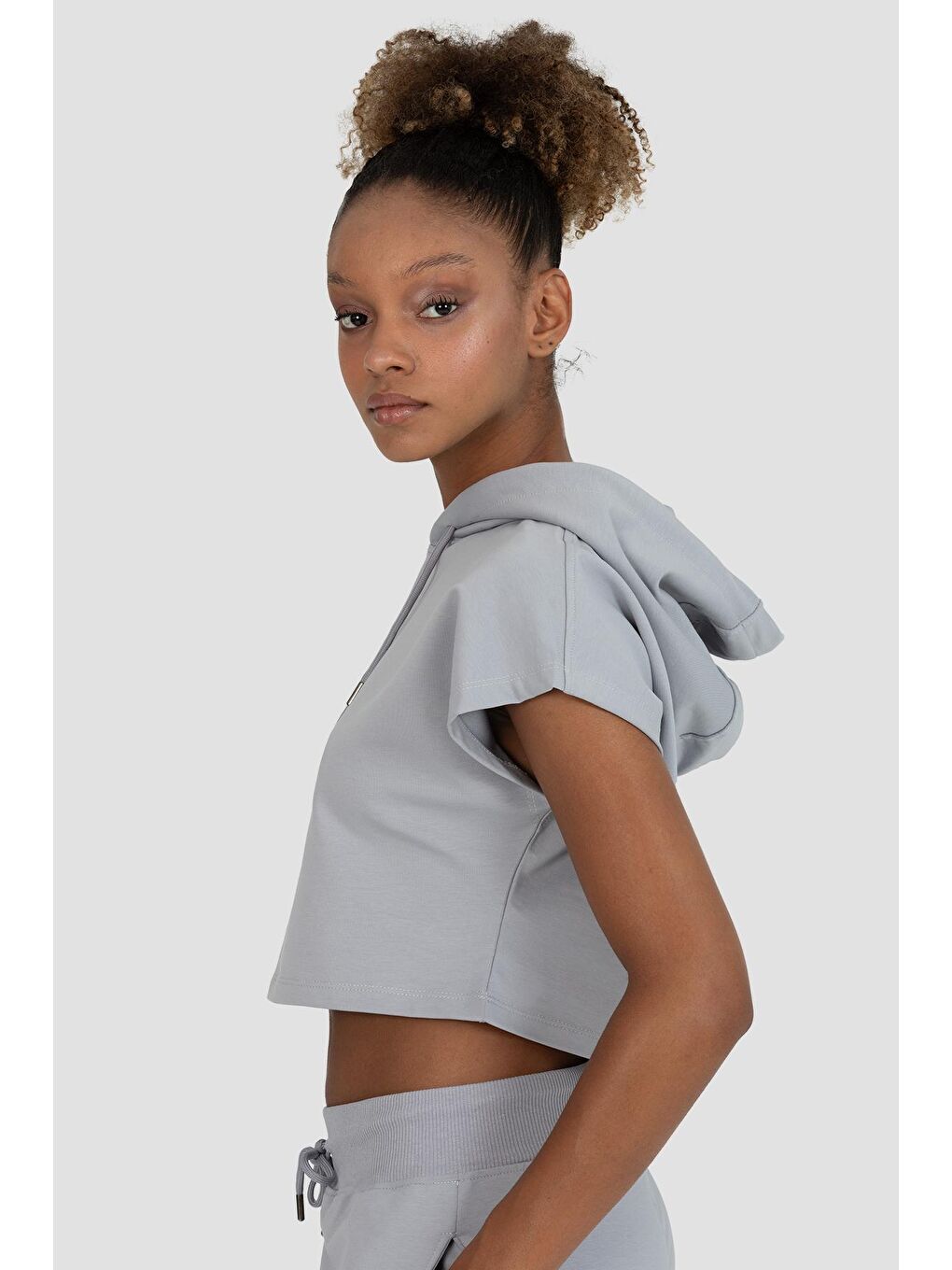 Alice Kapüşonlu Kısa Kollu Gri Crop Sweatshirt-2
