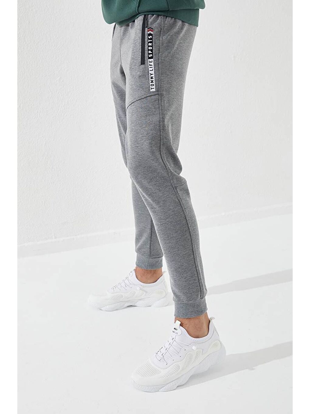 Gri Melanj Fermuar Cepli Nakış Detaylı Dar Kalıp Jogger Erkek Eşofman Alt - 84783-3