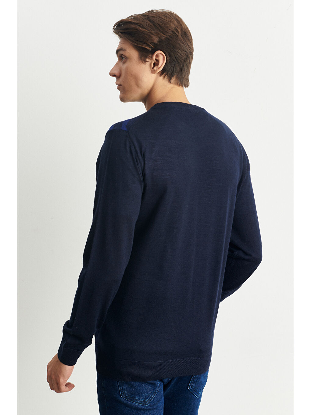 Erkek Lacivert Standart Fit Bisiklet Yaka Modern Desen Detaylı Kışlık Triko Kazak-5