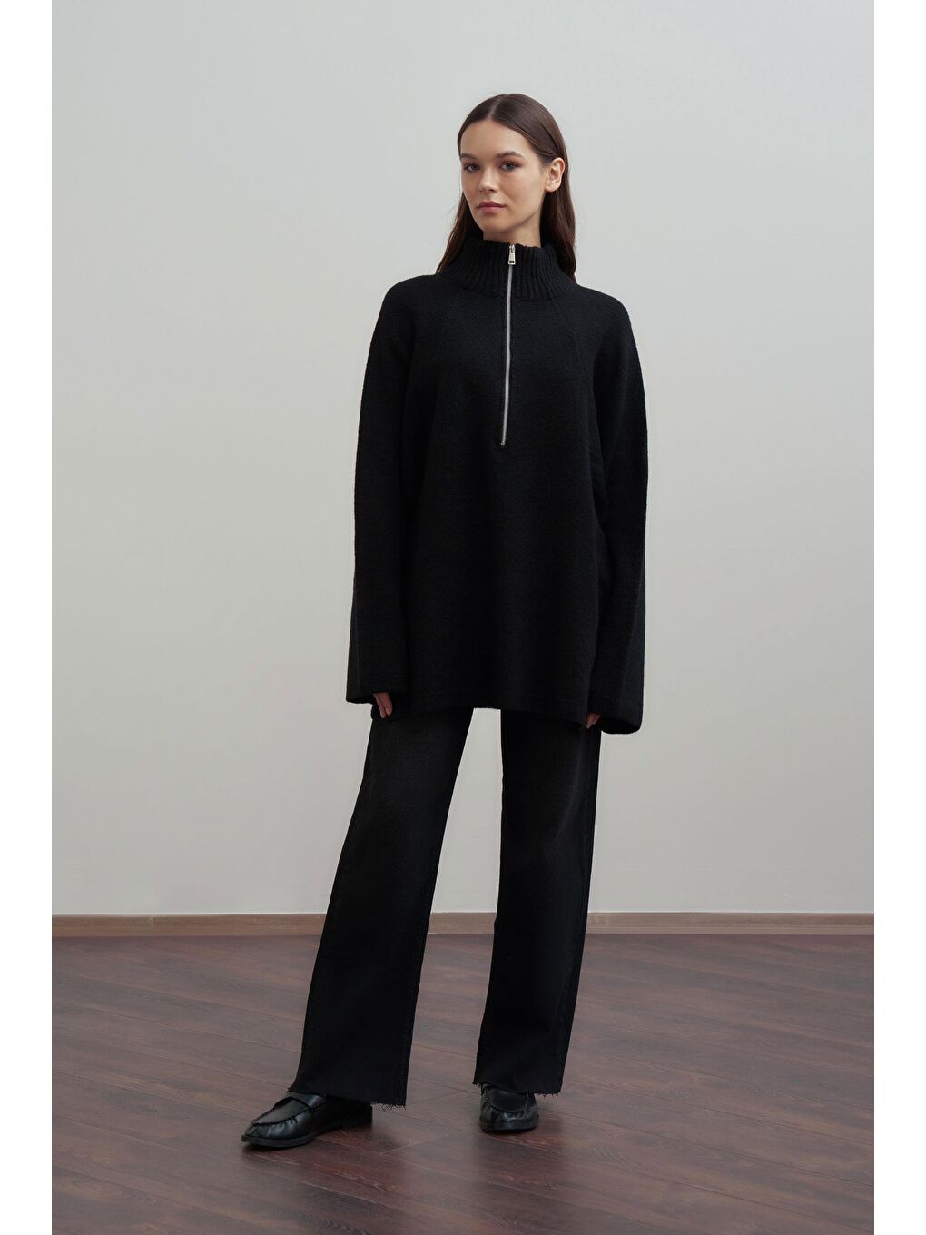 Siyah-Yarım Fermuarlı Kazak-1