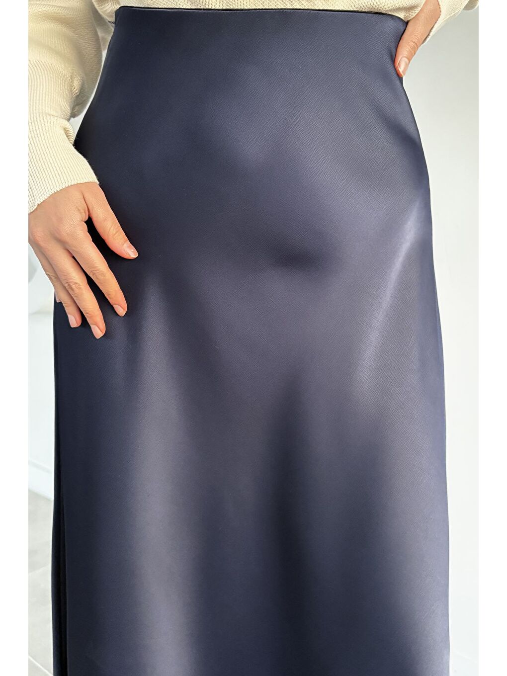 Lacivert Bel Lastikli Saten Tesettür Etek-2